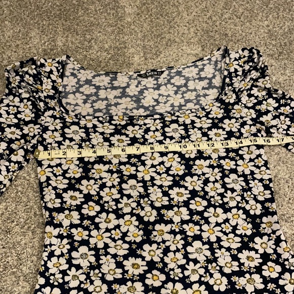 Shein Womens Size Medium Floral Daisy Long Sleeved Top Shirt Blue White Low Cut - Picture 9 of 15